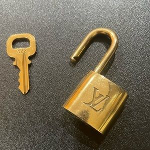 LOUIS VUITTON Gold Metal Padlock & Key Set #322